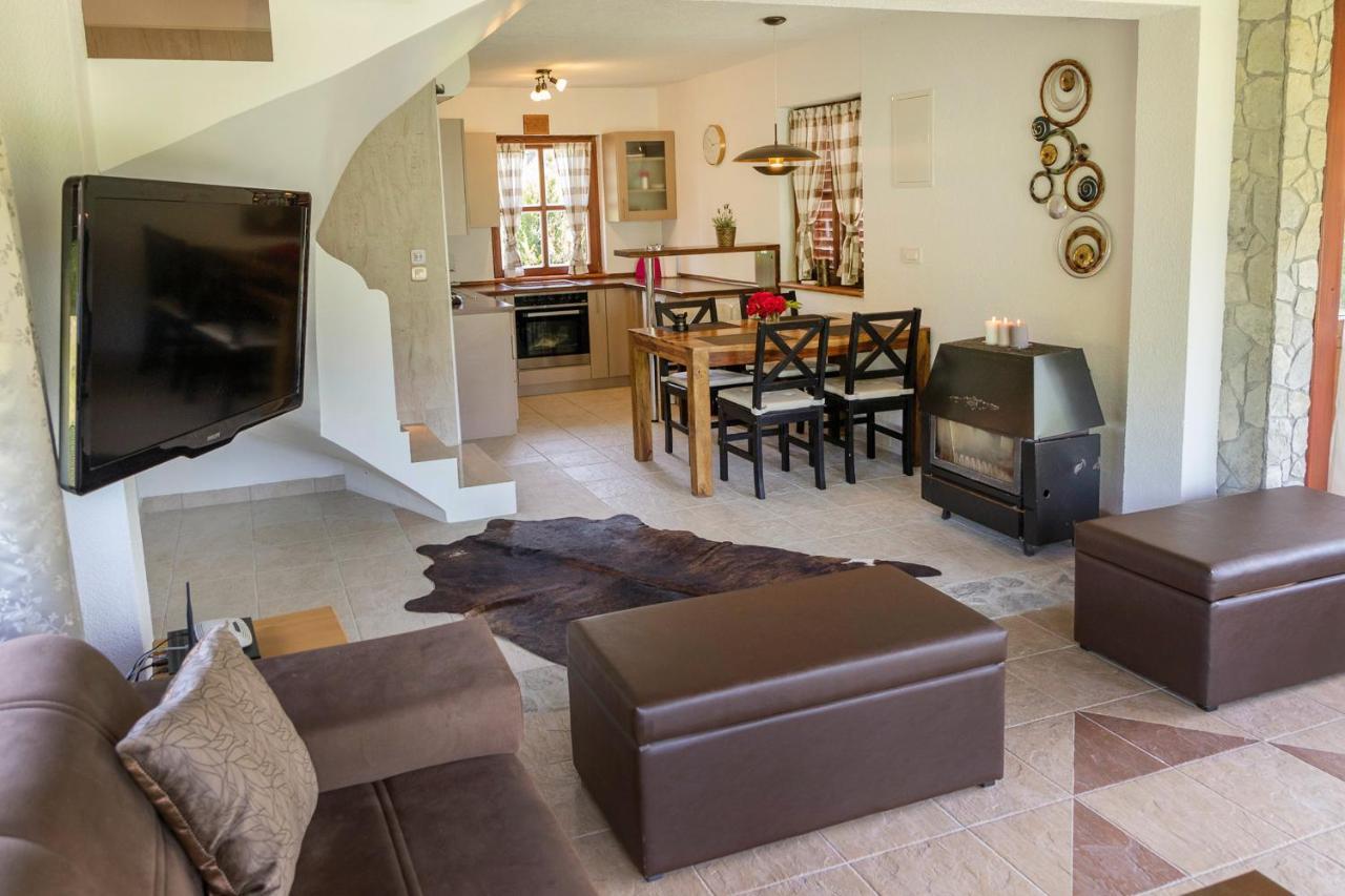 Casa Dellˇ Amore Villa Bihac Luaran gambar
